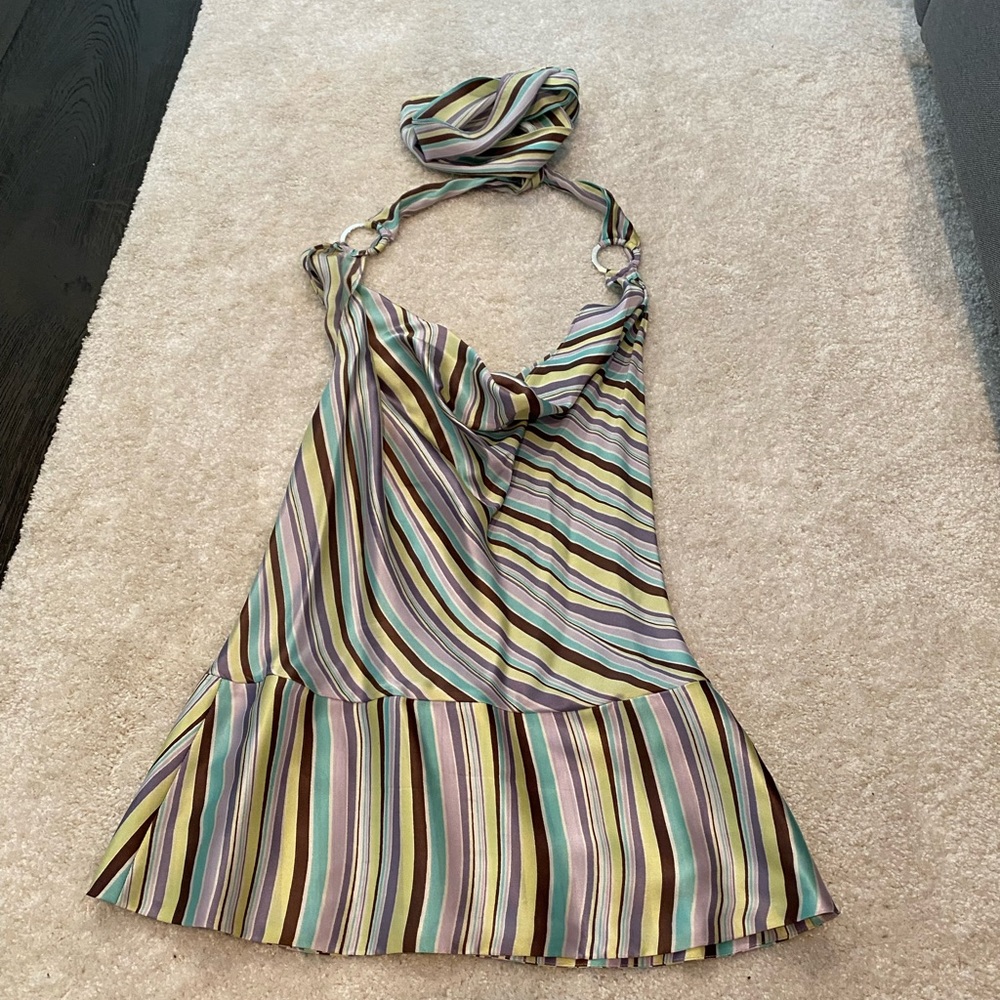 Open back multicolor top